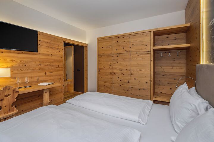 Room 63 of 192