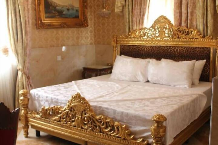 Room 16 of 61