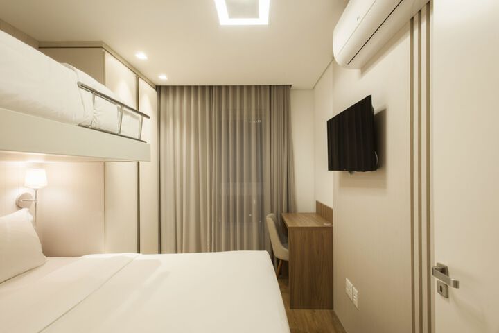 Room 71 of 76