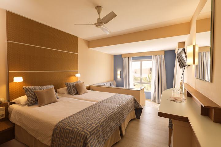 Room 4 of 81