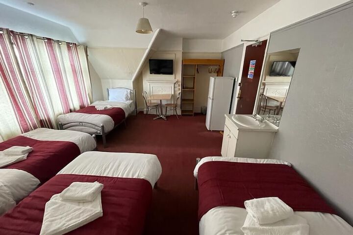 Room 17 of 22