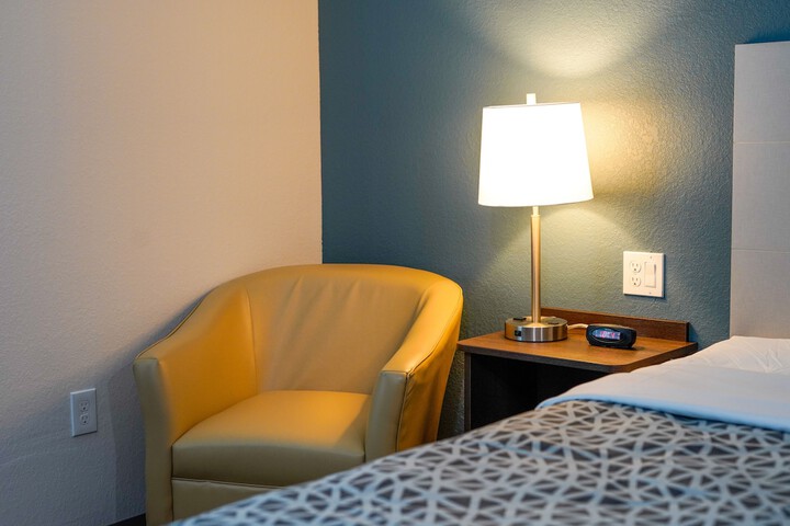 Suite Queen Bed (11 of 25)