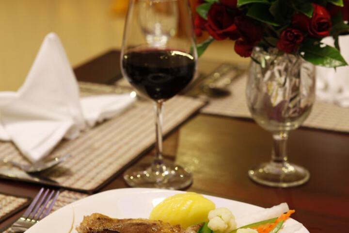 Dining 73 of 75