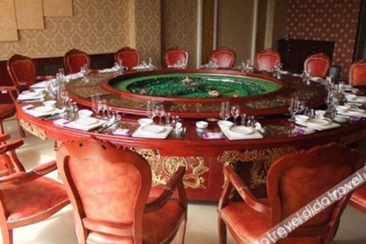 Golden World International Hotel