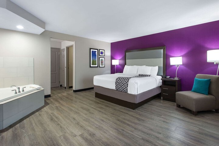 1 King Bed (13 of 22)