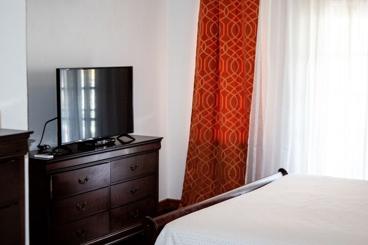 Room 3 of 6