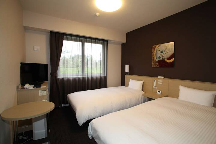 Room 3 of 25