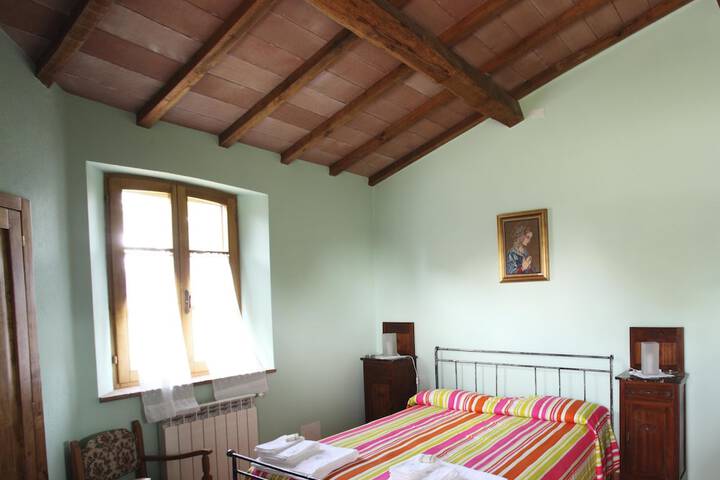 Room 6 of 37