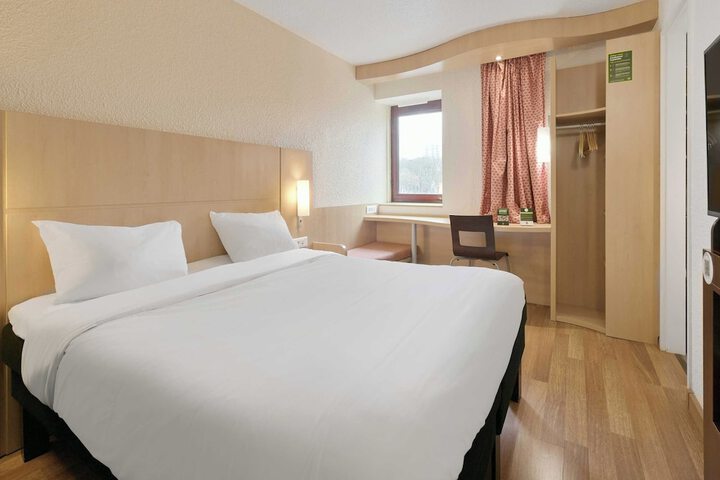 Room 16 of 36