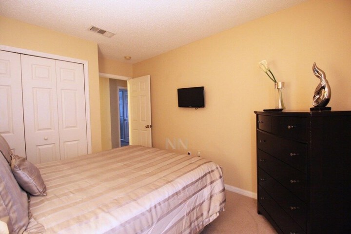 Room 7 of 25