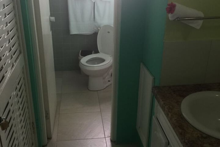 Room 6 of 17