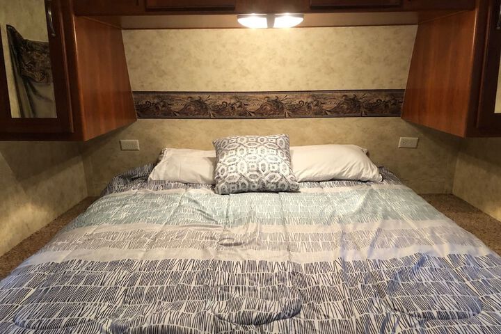 Room 6 of 75