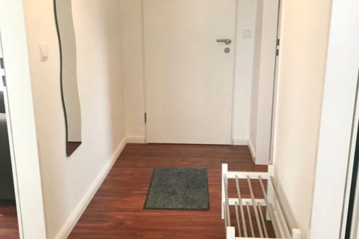 Room 13 of 18