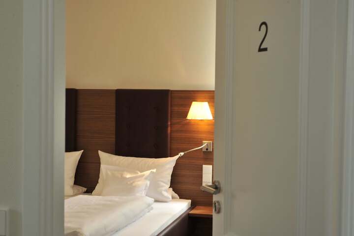 Room 4 of 23