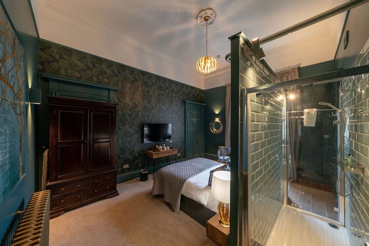 Room 65 of 196