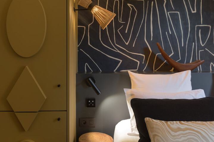 Room 50 of 285