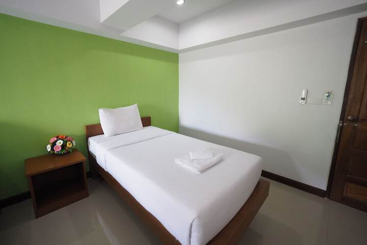 Room 18 of 31