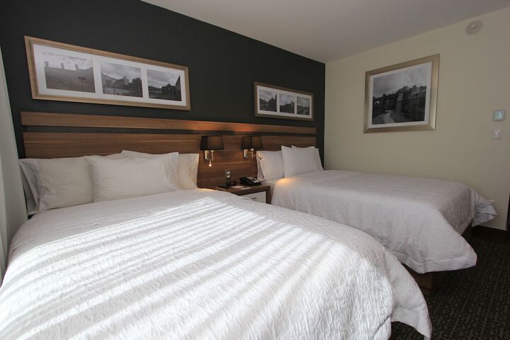 Room 8 of 65