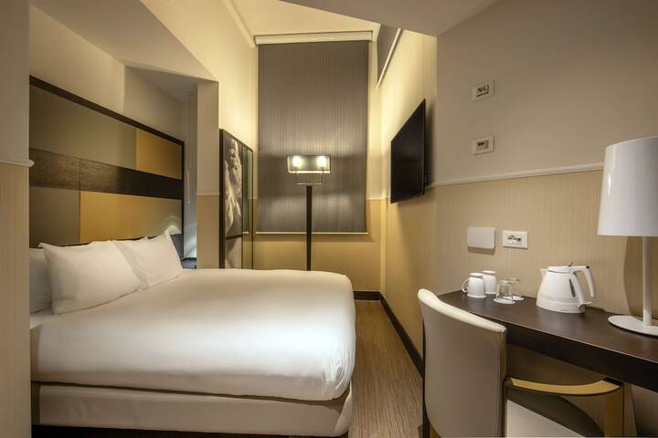 Room 49 of 86
