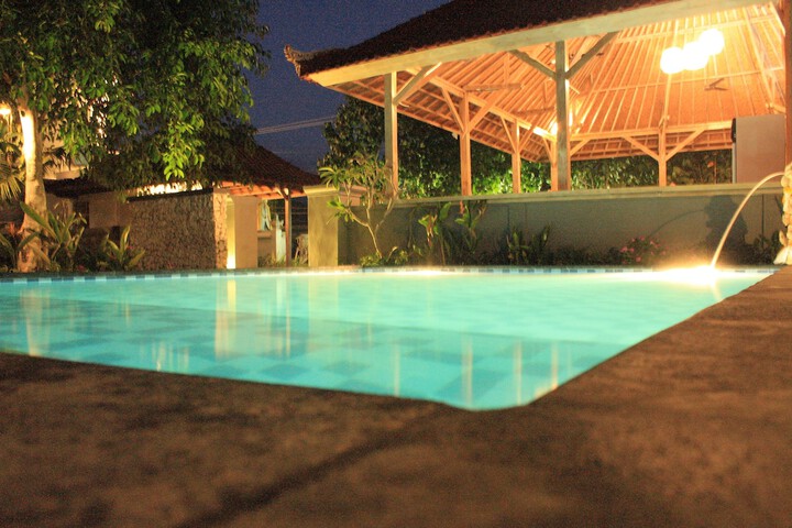 Hotel Pool