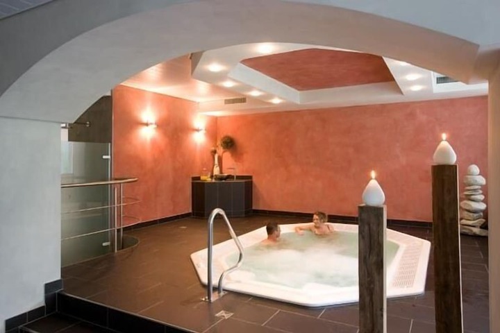 Spa 12 of 50