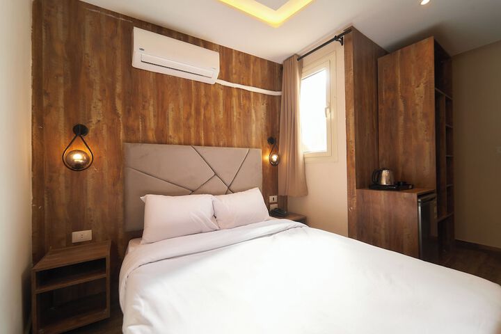 Room 5 of 60