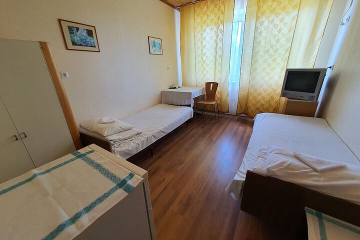 Room 14 of 46