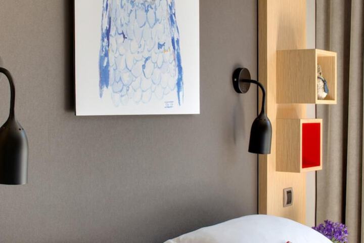Room 13 of 46