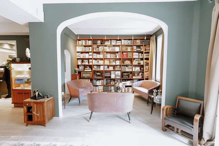 Guest Lobby