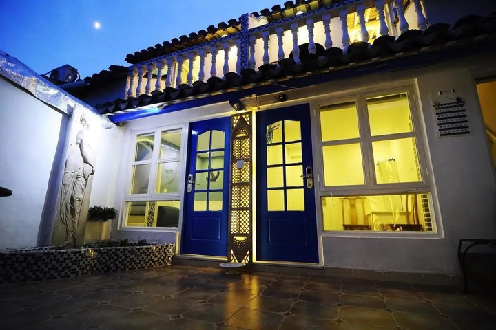 Moonlight Bay Inn