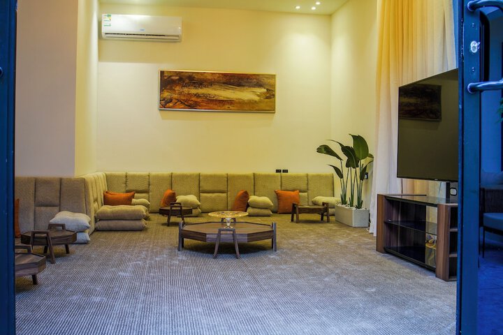 Room 70 of 178