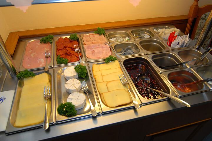 Dining 77 of 101