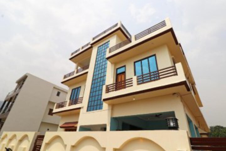 OYO 37905 Hotel Gangri-2