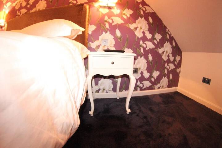 Room 16 of 32