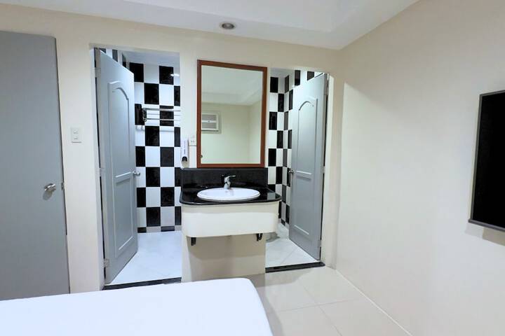 Room 75 of 114