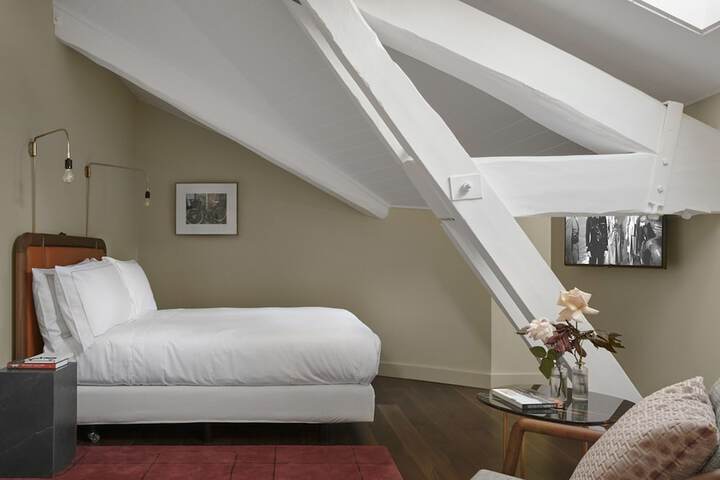 Room 7 of 70