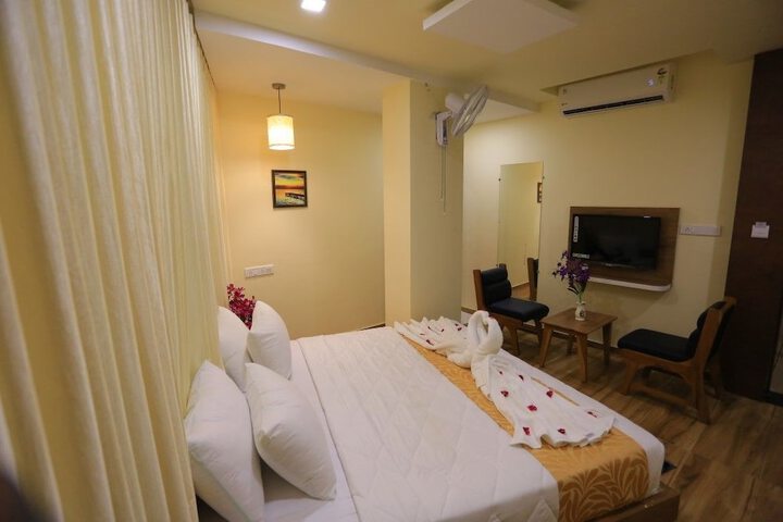 Room 9 of 26