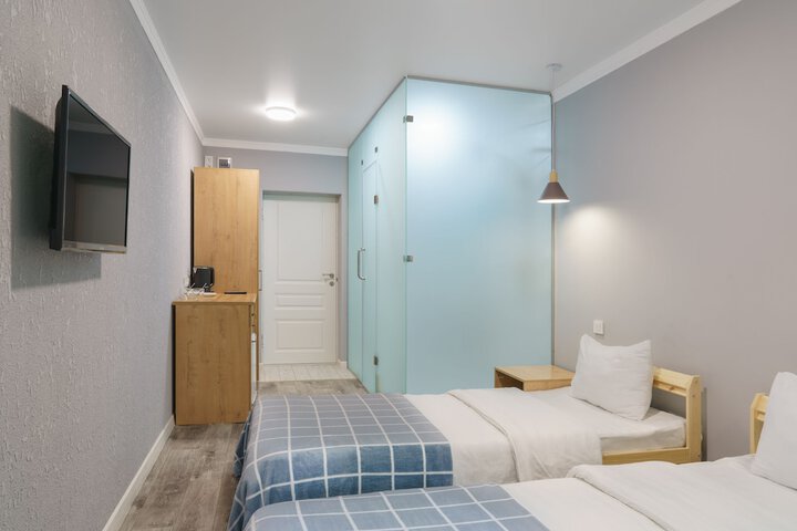 Room 3 of 61