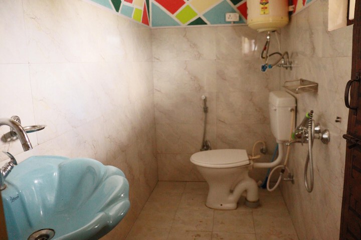 Room 5 of 13