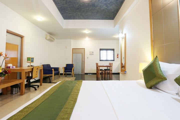 Room 17 of 47