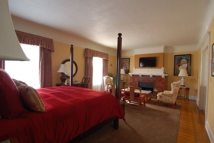 Room 15 of 32