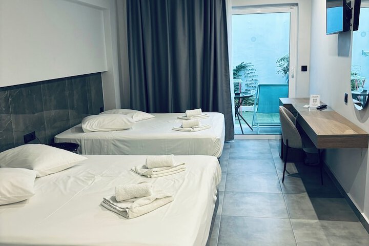 Room 16 of 37