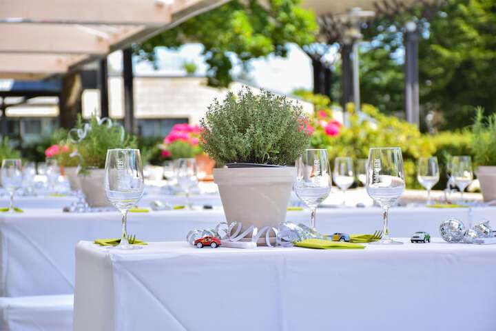 Dining 100 of 157