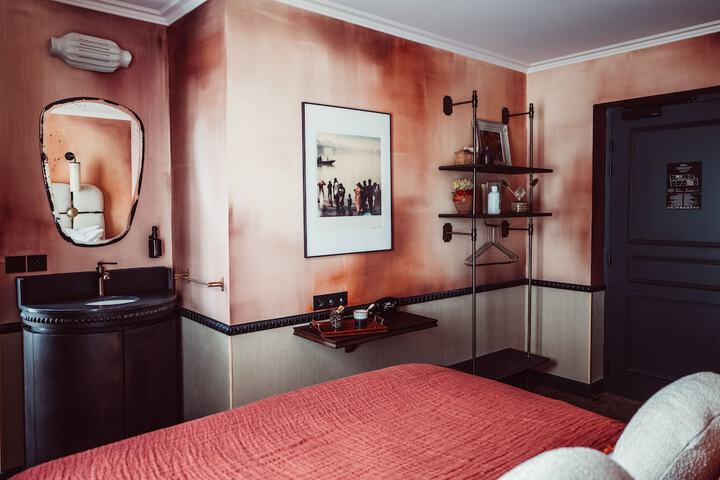 Room 12 of 38