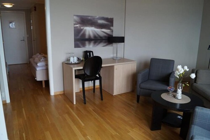 Room 16 of 64