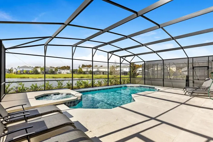 Pool 8 of 17