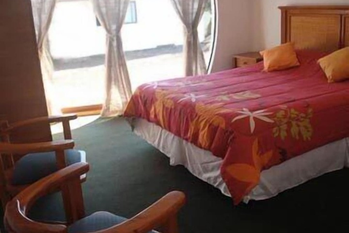 Room 11 of 28