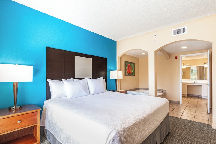 Room 20 of 195