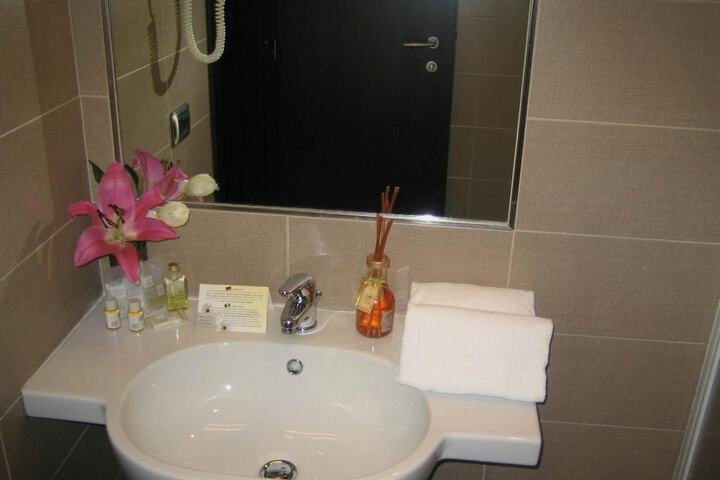 Room 16 of 23