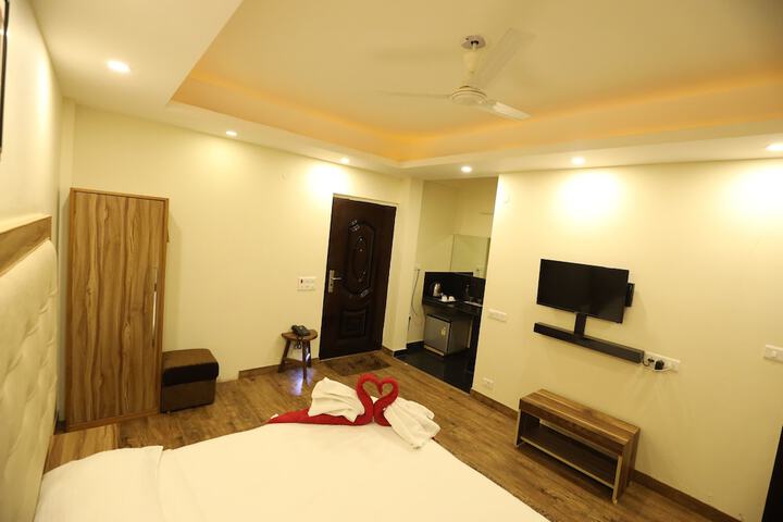 Room 4 of 23